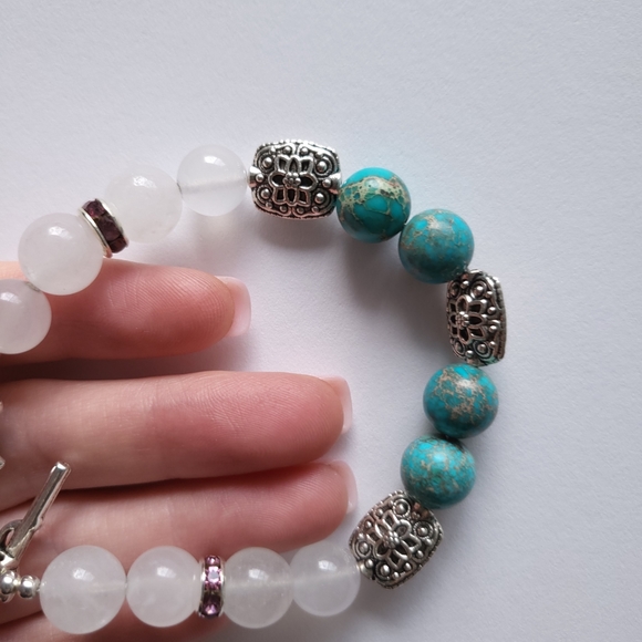 New Turquoise Stones and Beads Bracelet - Picture 2 of 4